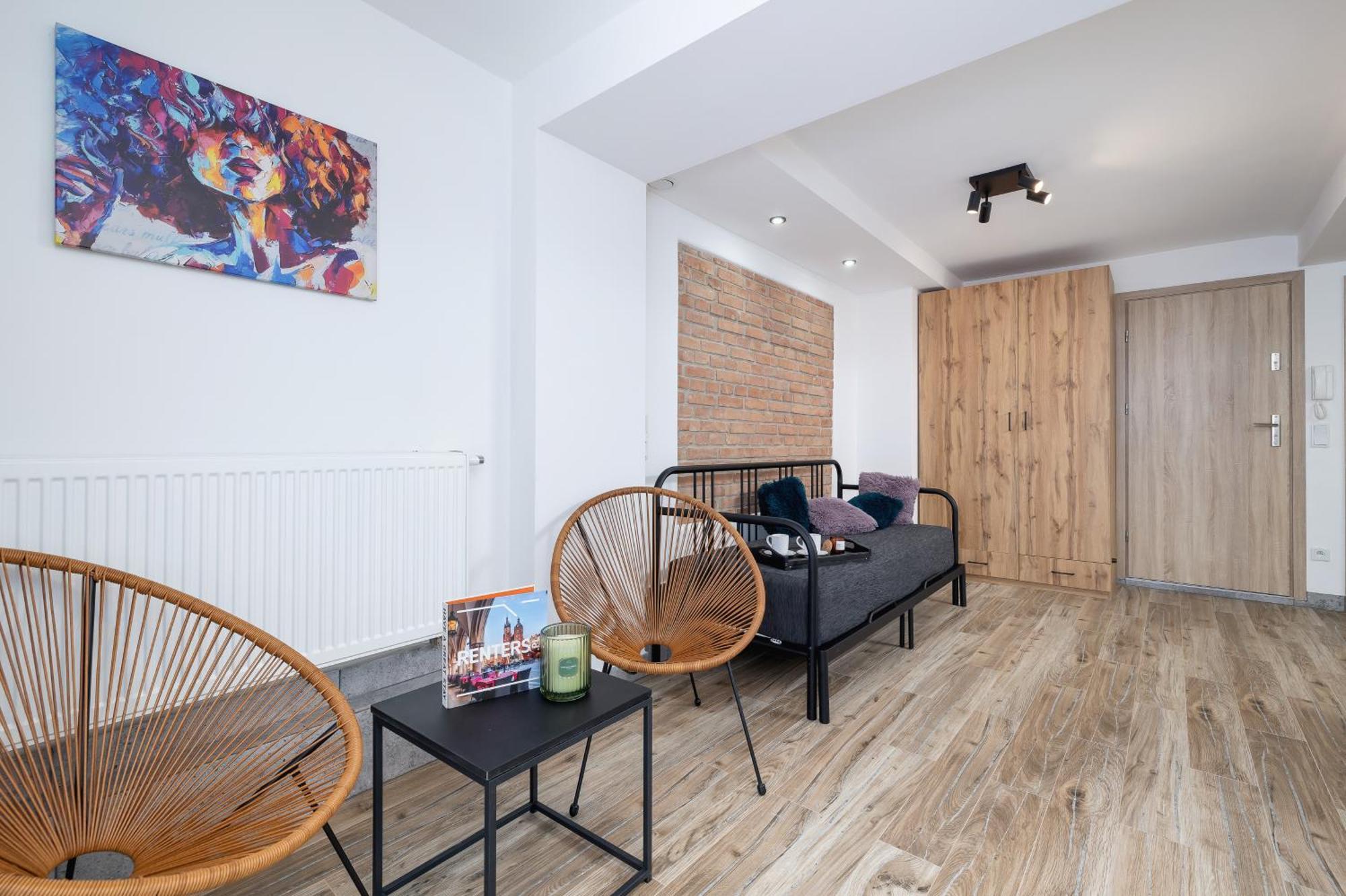 Classic & Elegant Moniuszki In By Renters Apartment