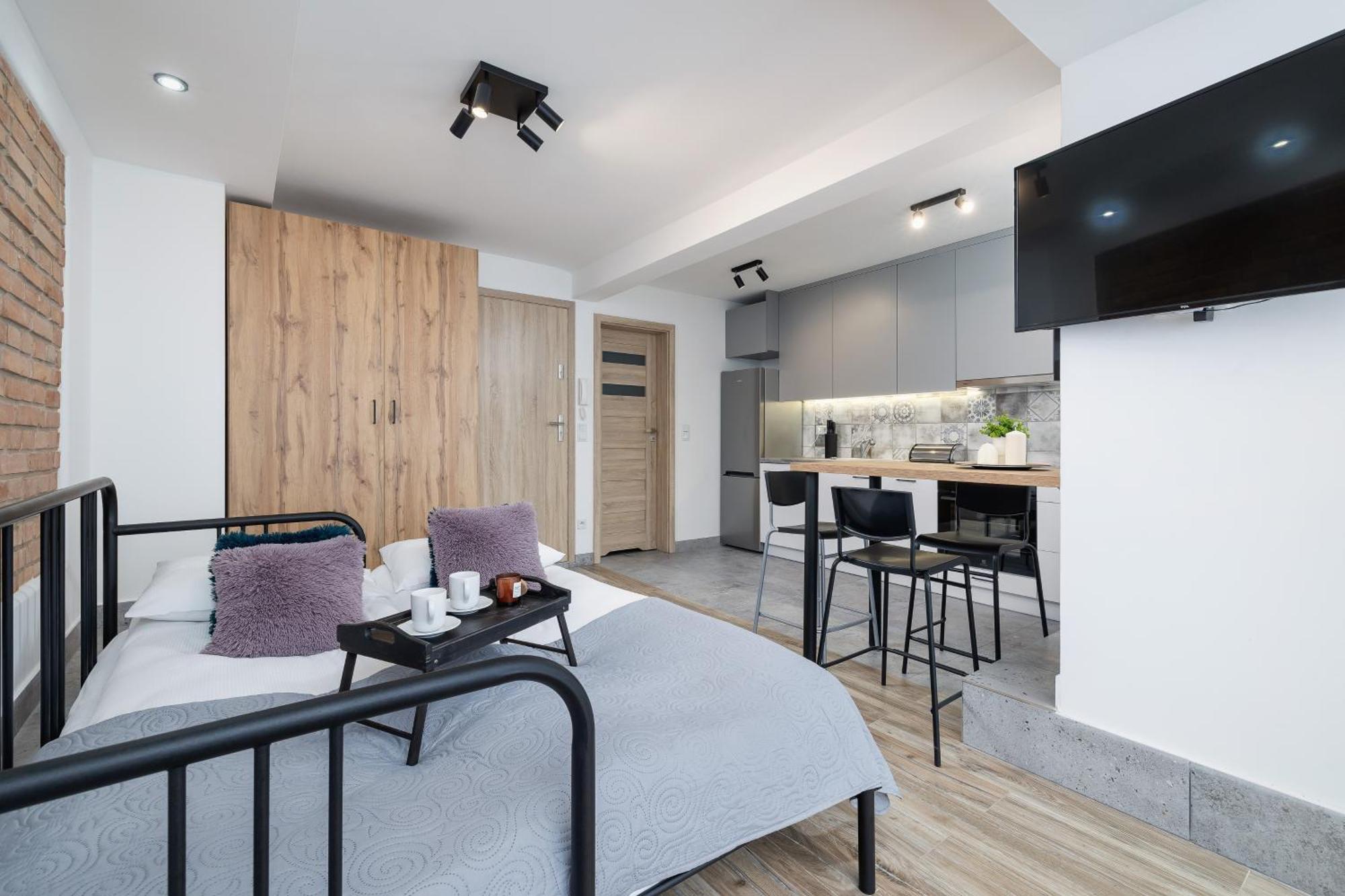 Classic & Elegant Moniuszki In By Renters