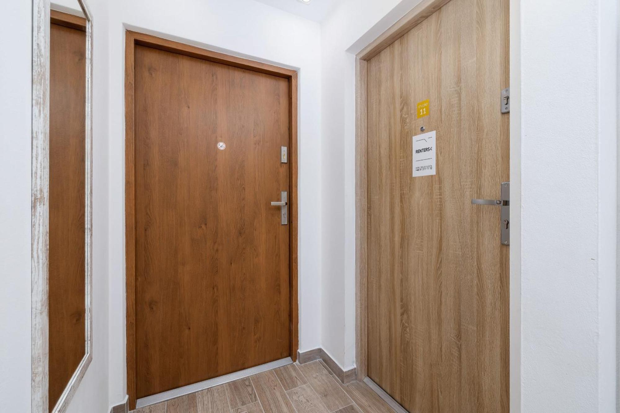 Classic & Elegant Moniuszki In By Renters Apartament *